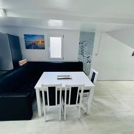 Βίλα House Of Sozo Βουκουρέστι
